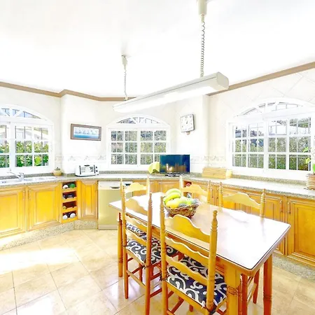 Impeccable Summer Family House * מאלגה