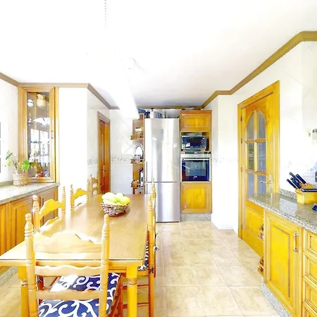 Impeccable Summer Family House דירה